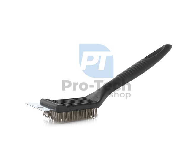 Brush with scraper for cleaning grills 40317